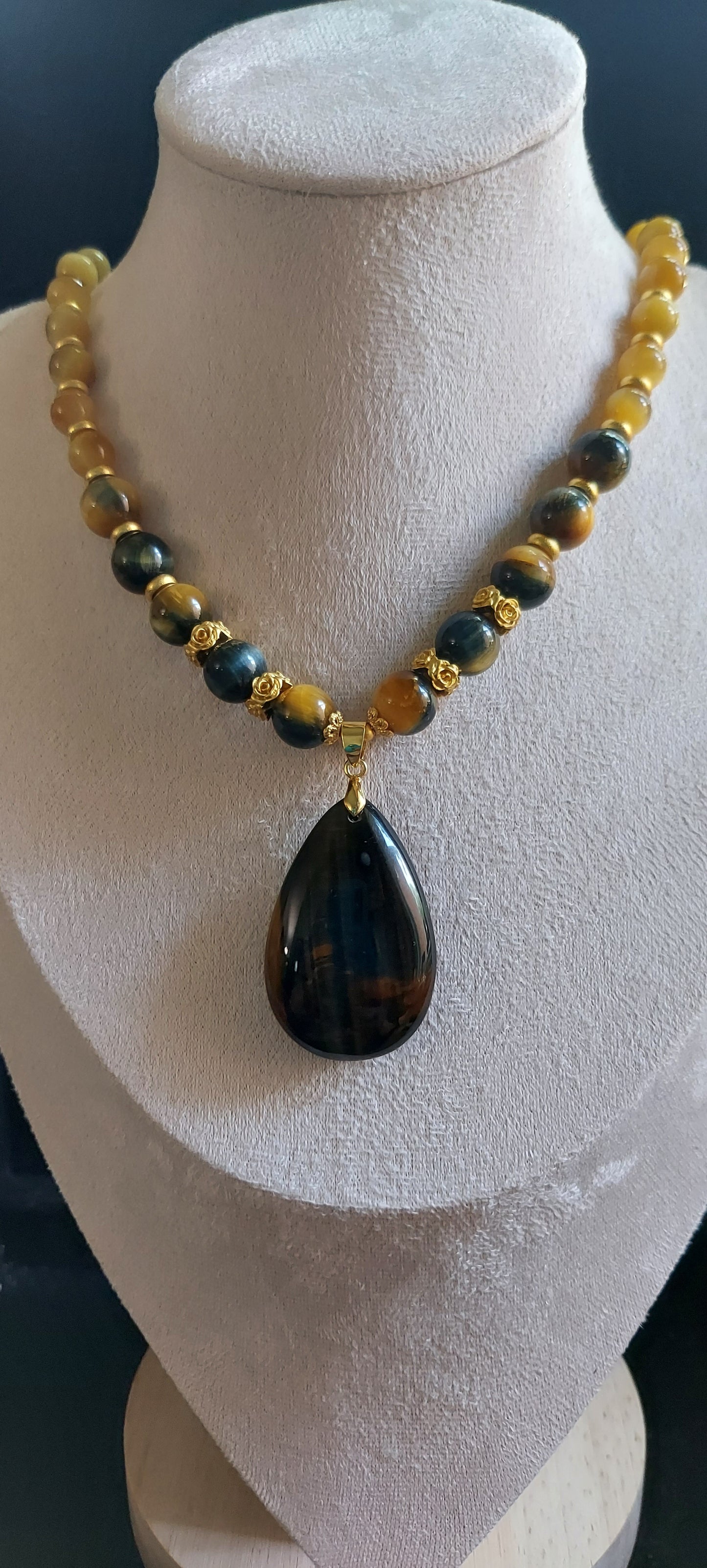 Golden Tigers Eye, Dream Tigers Eye Pendant Necklace, Gift for Her, Gift for Women, Beaded Necklace, Genuine Crystal Gemstones